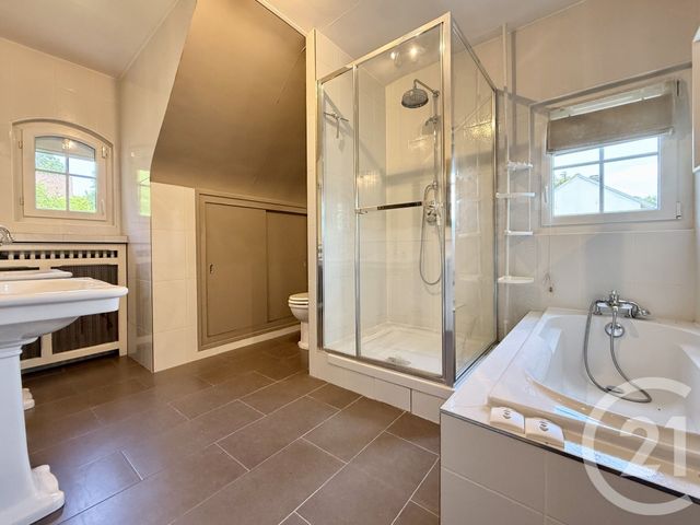 maison à louer - 6 pièces - 147.4 m2 - MORAINVILLIERS - 78 - ILE-DE-FRANCE - Century 21 Cité Royale