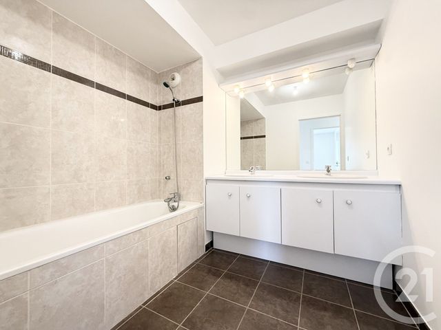 Appartement F4 à vendre - 4 pièces - 84.39 m2 - ST GERMAIN EN LAYE - 78 - ILE-DE-FRANCE - Century 21 Cité Royale