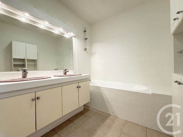 Appartement F4 à vendre - 4 pièces - 106.41 m2 - ST GERMAIN EN LAYE - 78 - ILE-DE-FRANCE - Century 21 Cité Royale