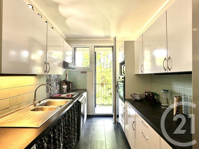 Afficher la photo en grand Appartement F5 à vendre - 5 pièces - 95.27 m2 - ST GERMAIN EN LAYE - 78 - ILE-DE-FRANCE - Century 21 Cité Royale