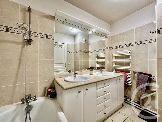 Afficher la photo en grand Appartement F3 à vendre - 3 pièces - 68.58 m2 - ST GERMAIN EN LAYE - 78 - ILE-DE-FRANCE - Century 21 Cité Royale