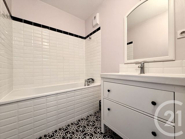 Appartement F3 à vendre - 3 pièces - 59.5 m2 - ST GERMAIN EN LAYE - 78 - ILE-DE-FRANCE - Century 21 Cité Royale