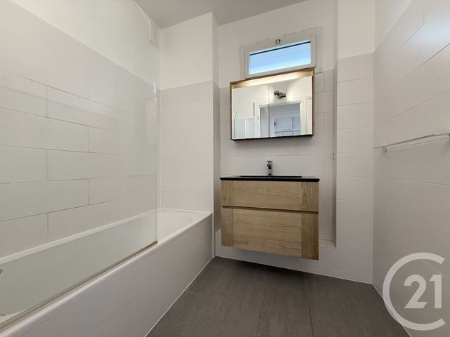 Appartement F4 à vendre - 4 pièces - 90.59 m2 - ST GERMAIN EN LAYE - 78 - ILE-DE-FRANCE - Century 21 Cité Royale