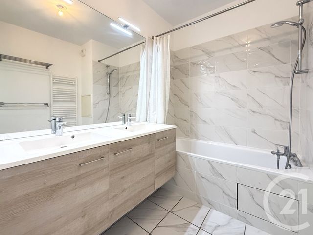 Appartement F3 à vendre - 3 pièces - 60.97 m2 - CARRIERES SOUS POISSY - 78 - ILE-DE-FRANCE - Century 21 Cité Royale