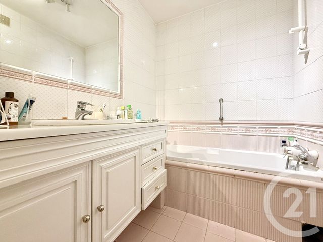 Appartement F5 à vendre - 5 pièces - 91.08 m2 - ST GERMAIN EN LAYE - 78 - ILE-DE-FRANCE - Century 21 Cité Royale