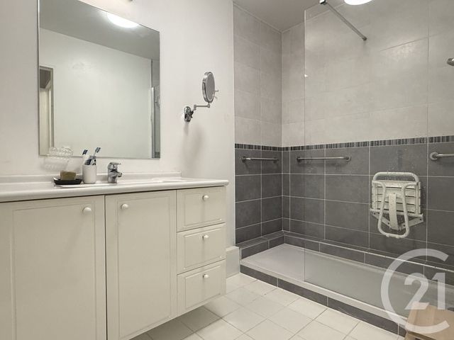 Appartement F2 à vendre - 2 pièces - 52.44 m2 - ST GERMAIN EN LAYE - 78 - ILE-DE-FRANCE - Century 21 Cité Royale